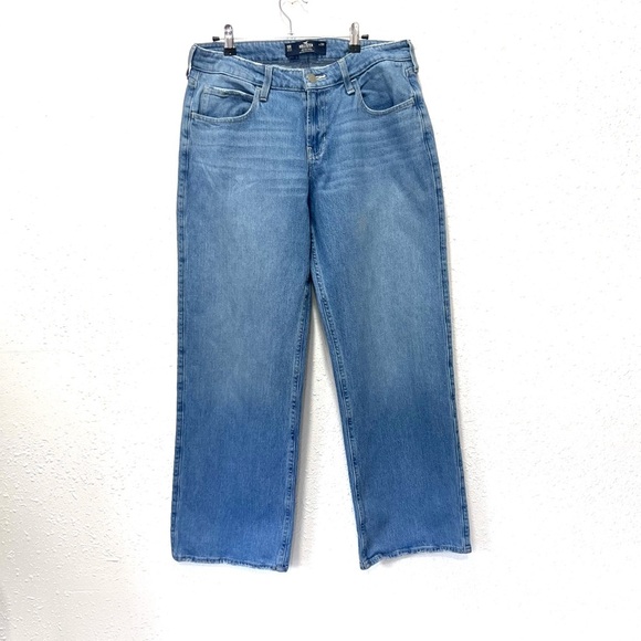 Hollister Women's Blue low rise baggy Flare Jeans 10R - Picture 1 of 6